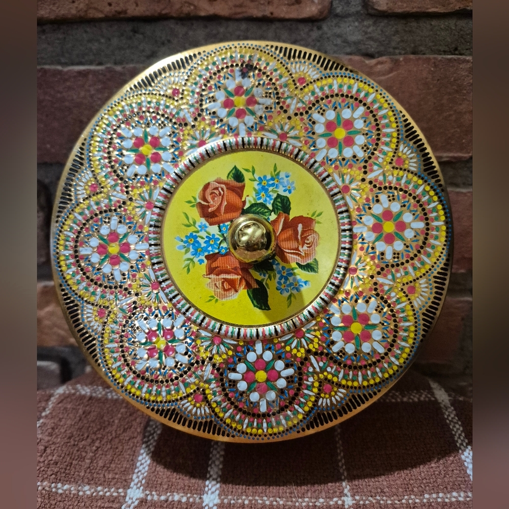 Vintage Daher Tin